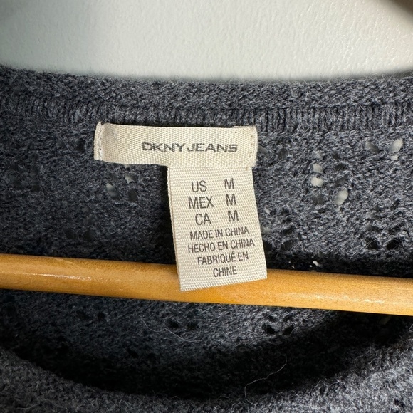 DKNY Jeans Women's Gray Knit Long Sleeve Lightweight Sweater Size Medium - Picture 3 of 8